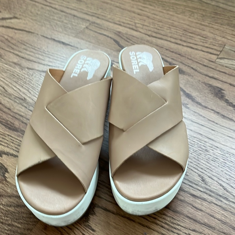 Sorel Nude Sandals - Size 6.5!